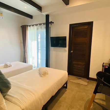 The Eight Ratvithi House Hotell Chiang Mai Exteriör bild