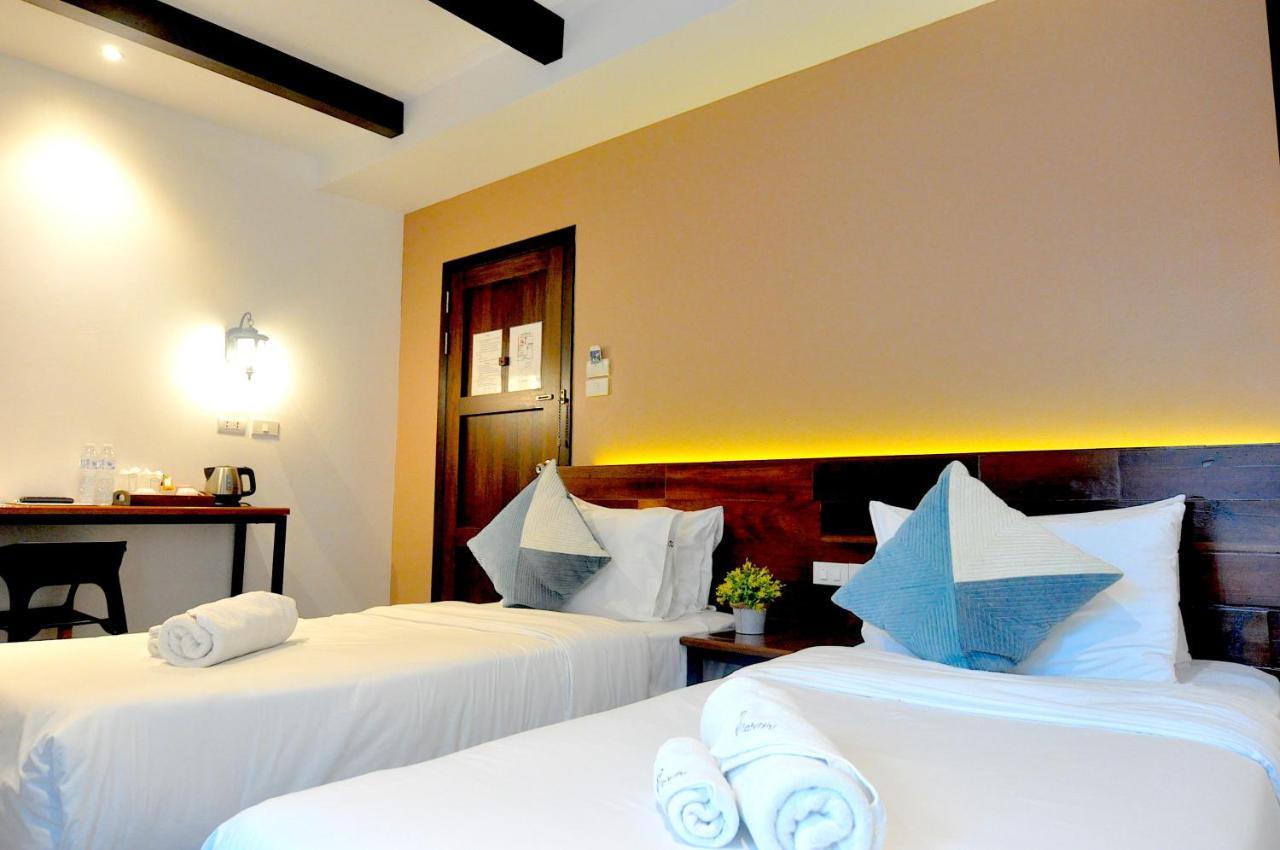 The Eight Ratvithi House Hotell Chiang Mai Exteriör bild