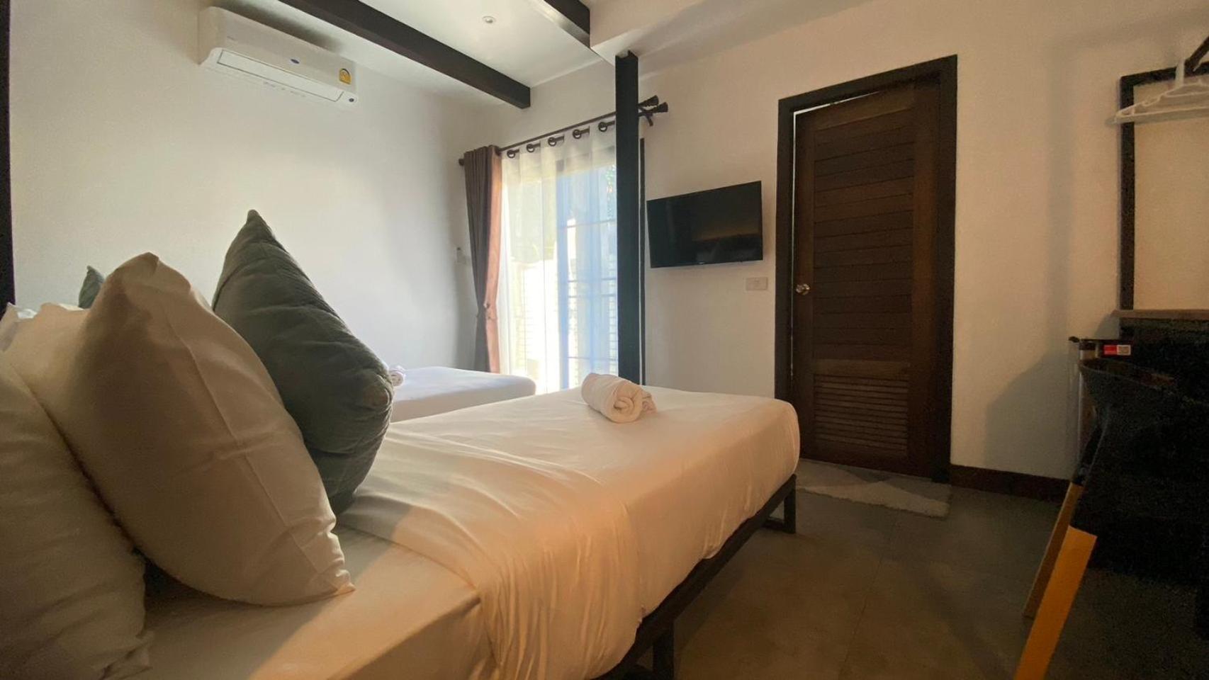 The Eight Ratvithi House Hotell Chiang Mai Exteriör bild