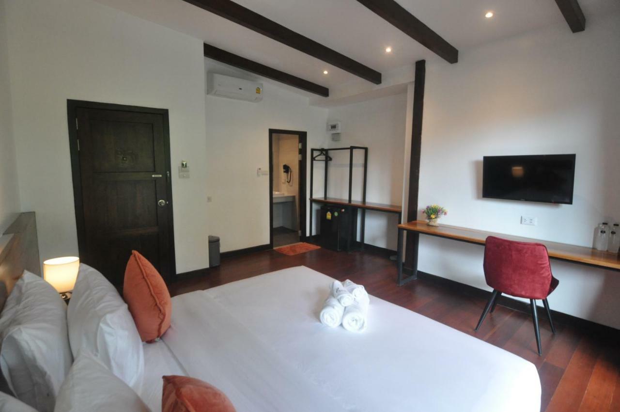 The Eight Ratvithi House Hotell Chiang Mai Exteriör bild