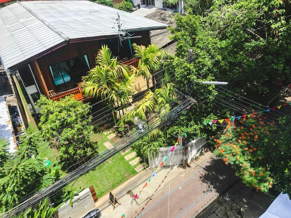 The Eight Ratvithi House Hotell Chiang Mai Exteriör bild