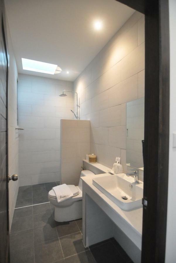 The Eight Ratvithi House Hotell Chiang Mai Exteriör bild