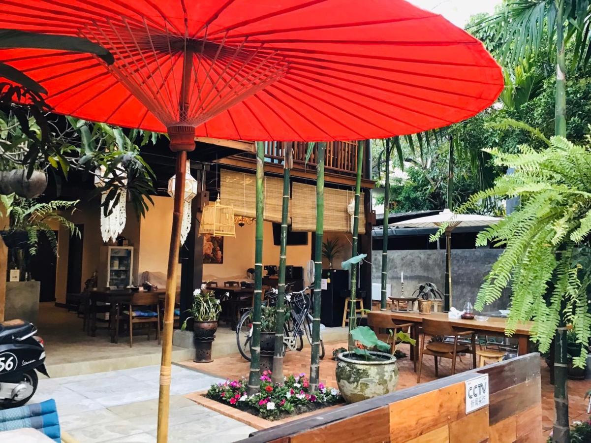 The Eight Ratvithi House Hotell Chiang Mai Exteriör bild
