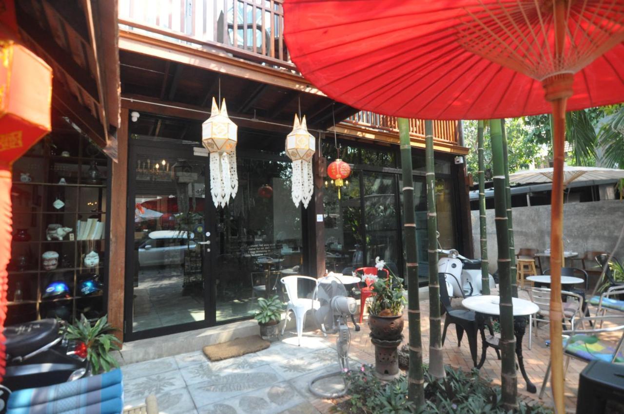 The Eight Ratvithi House Hotell Chiang Mai Exteriör bild