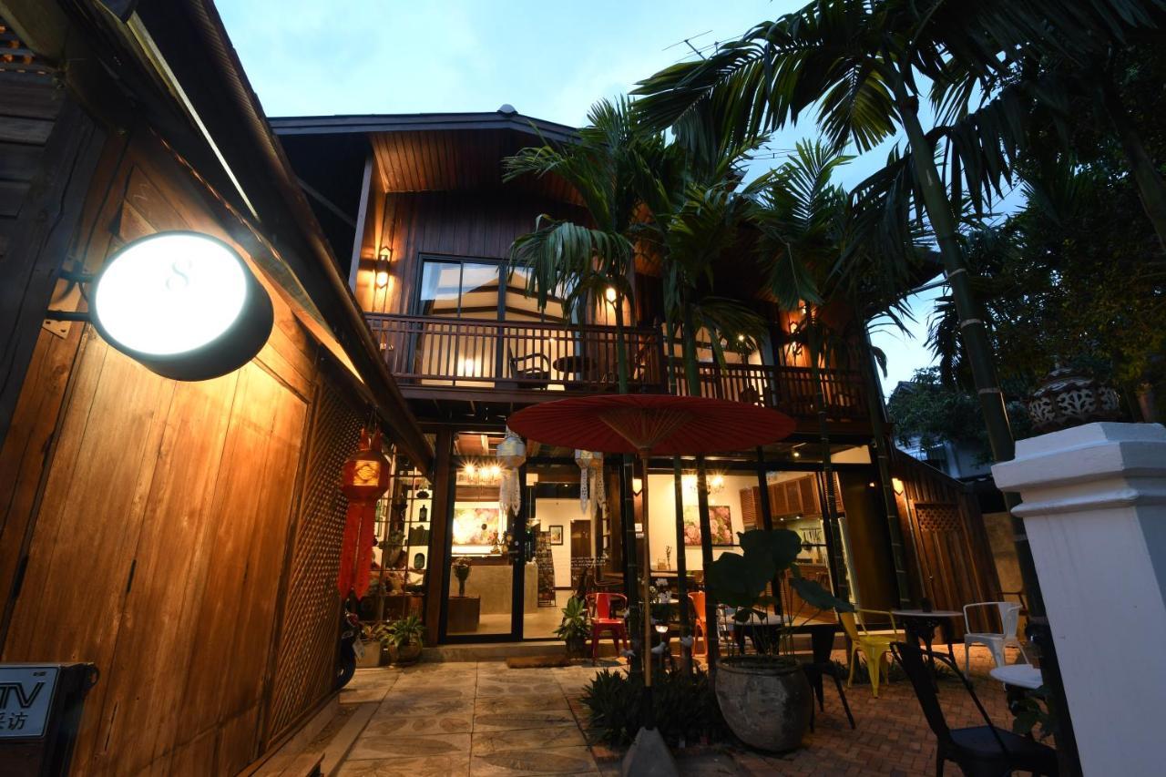 The Eight Ratvithi House Hotell Chiang Mai Exteriör bild